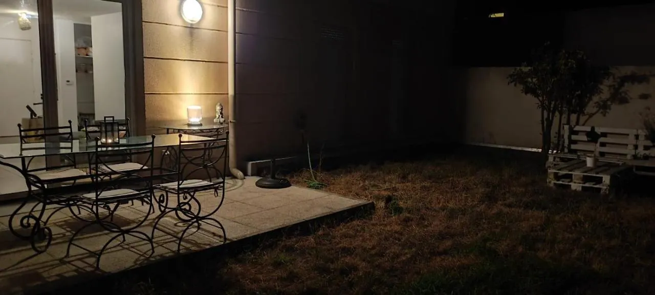 Appartamento Appartment Jardin Terrasse Chez Charlene 30 Min En Voiture Des Plages Et Du Vieux Port Marsiglia Francia